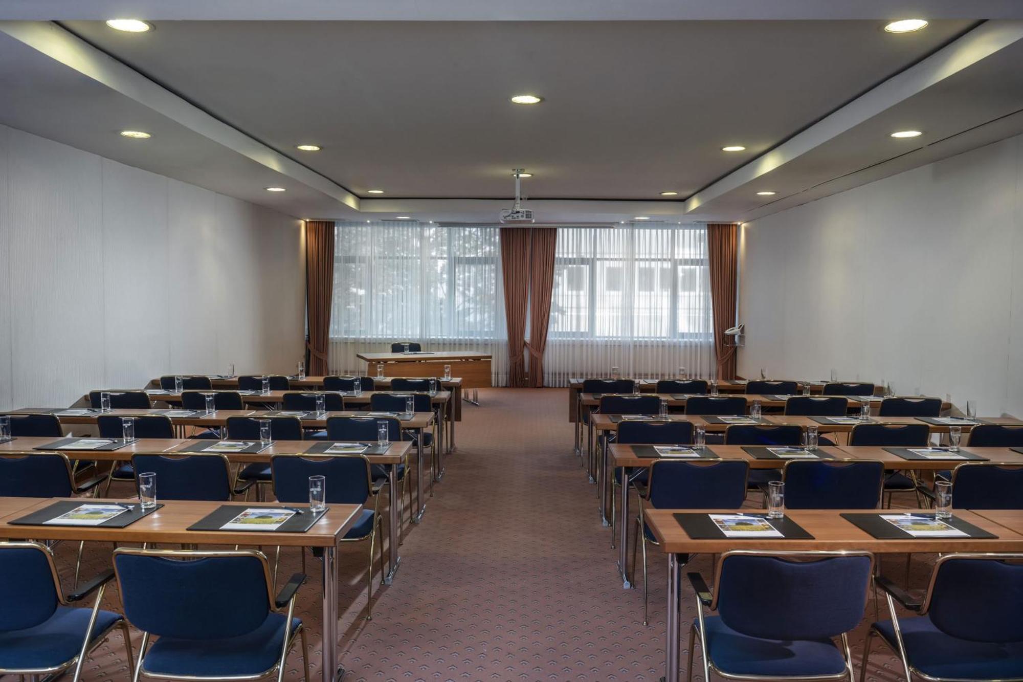 Maritim Hotel Magdeburg Bagian luar foto