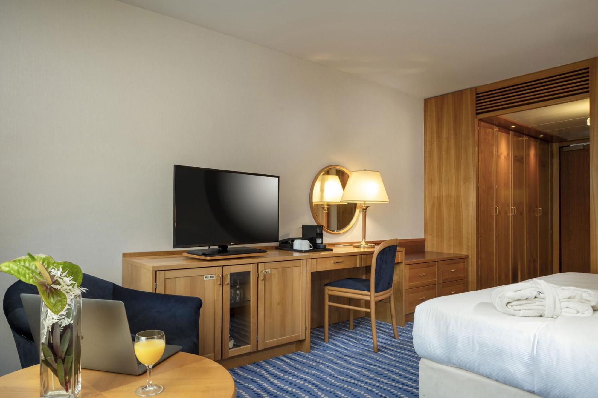 Maritim Hotel Magdeburg Bagian luar foto