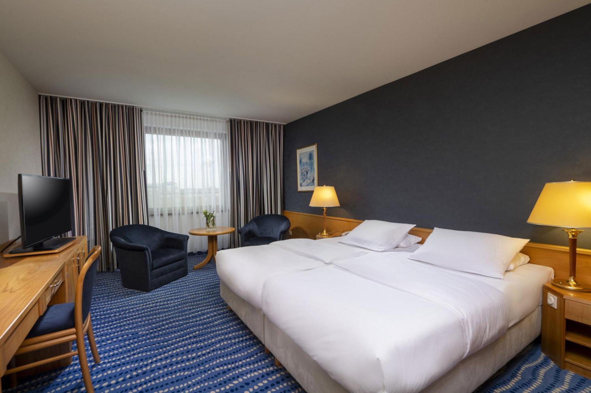 Maritim Hotel Magdeburg Bagian luar foto