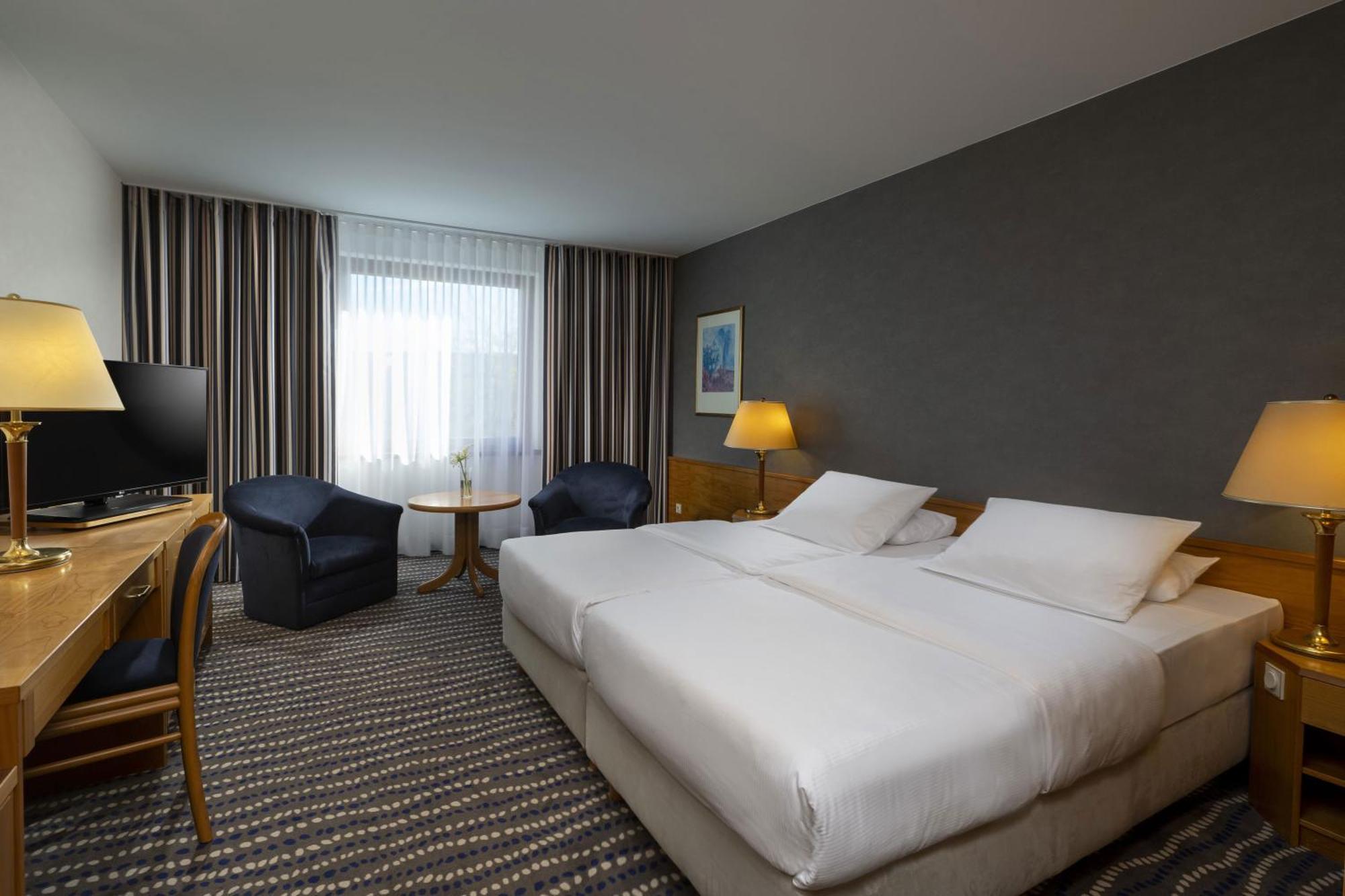 Maritim Hotel Magdeburg Bagian luar foto